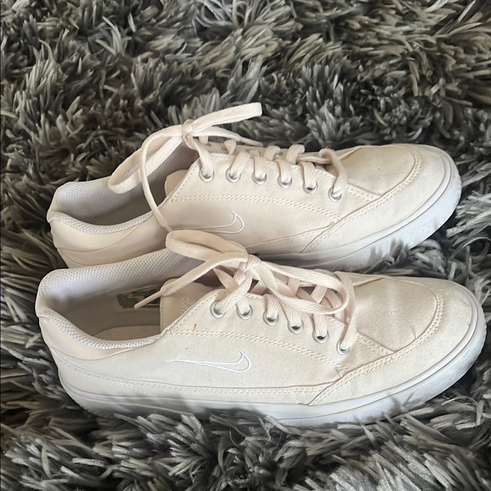Nike Women's Light Pink Sneakers